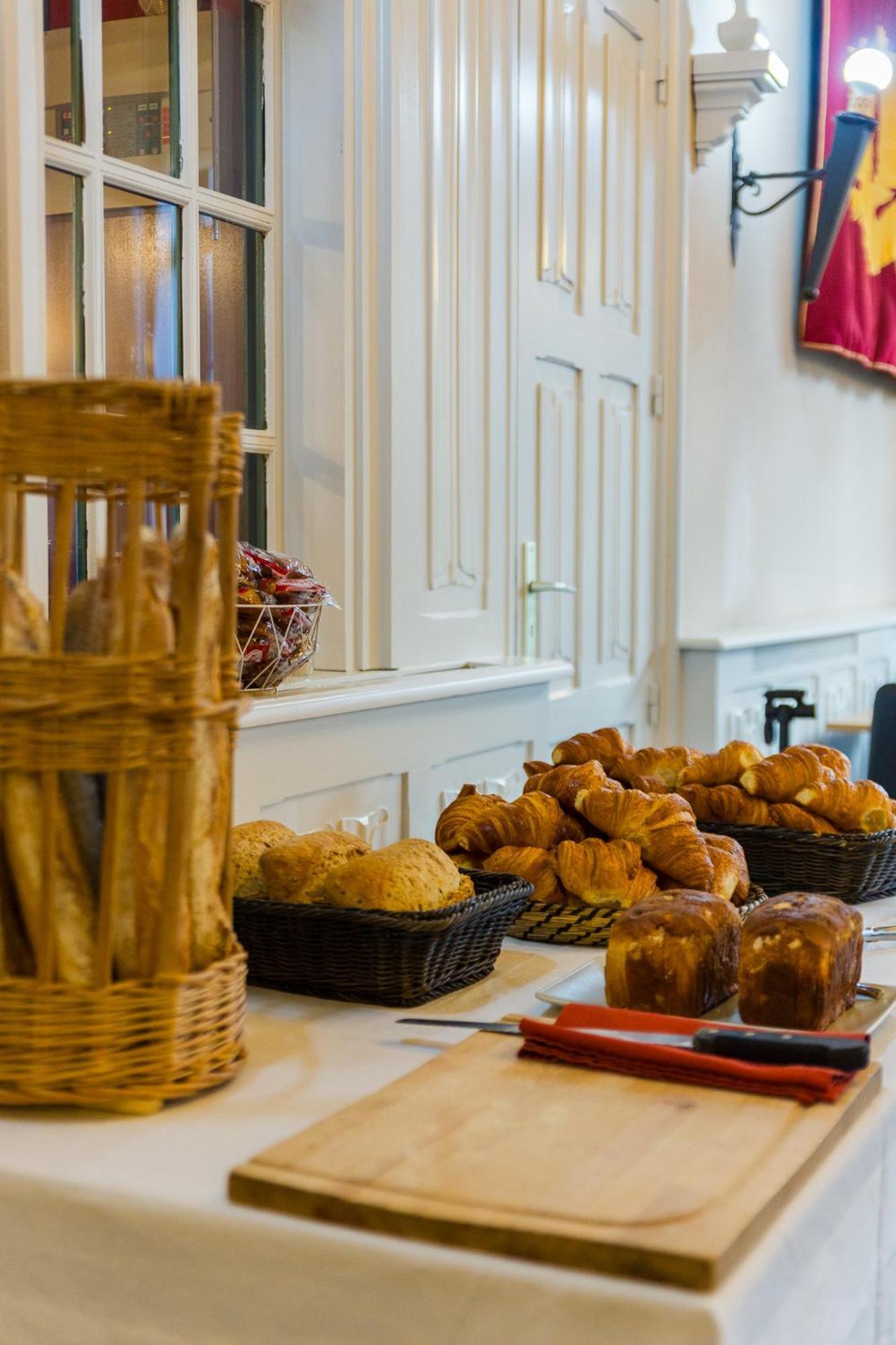 Hotel Restaurant Du Chateau Josselin Dış mekan fotoğraf