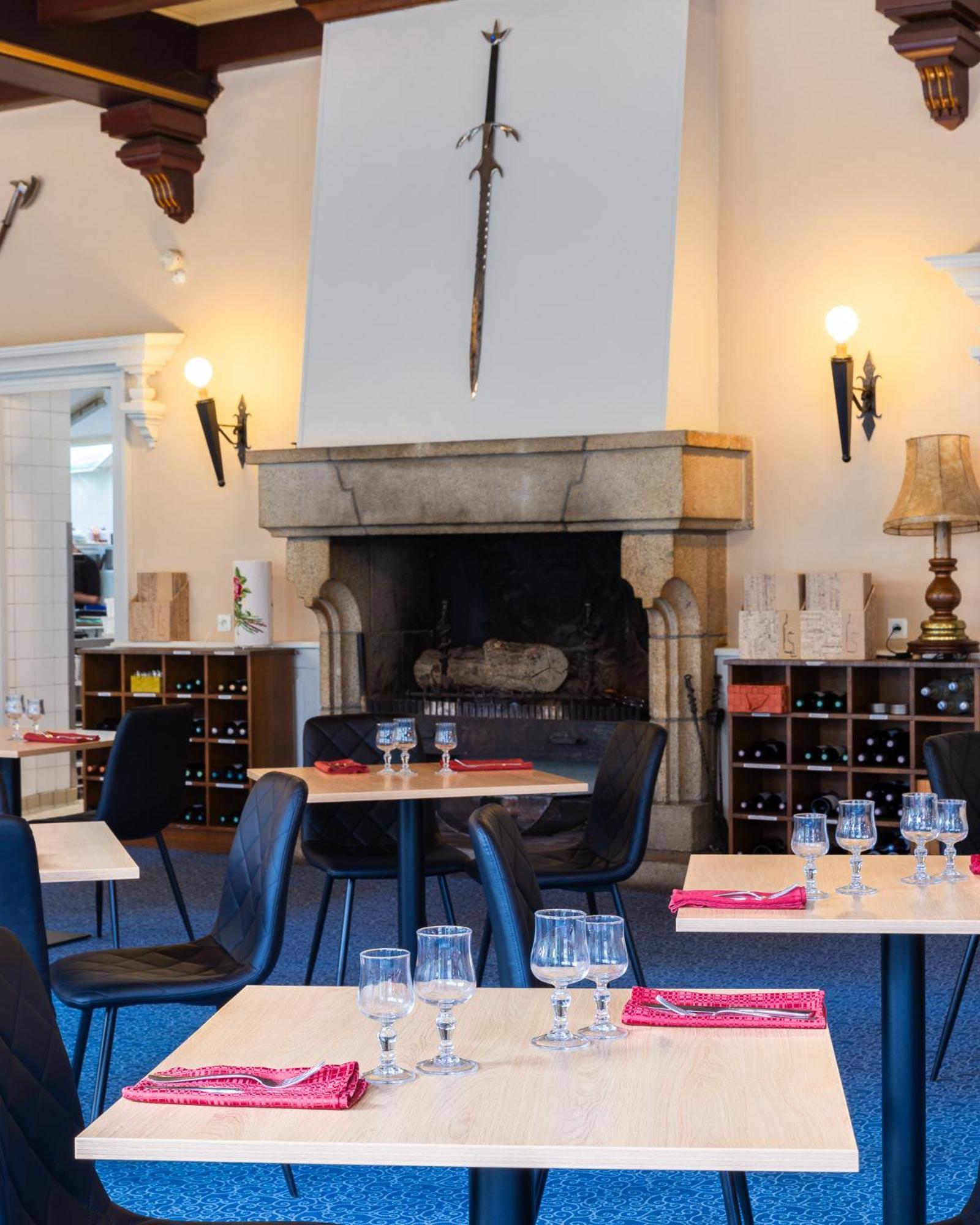 Hotel Restaurant Du Chateau Josselin Dış mekan fotoğraf